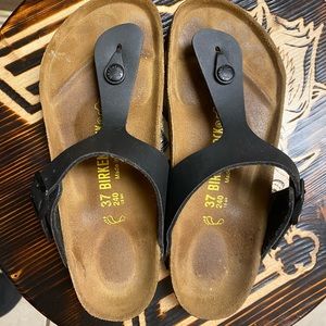 Black Birkenstock’s